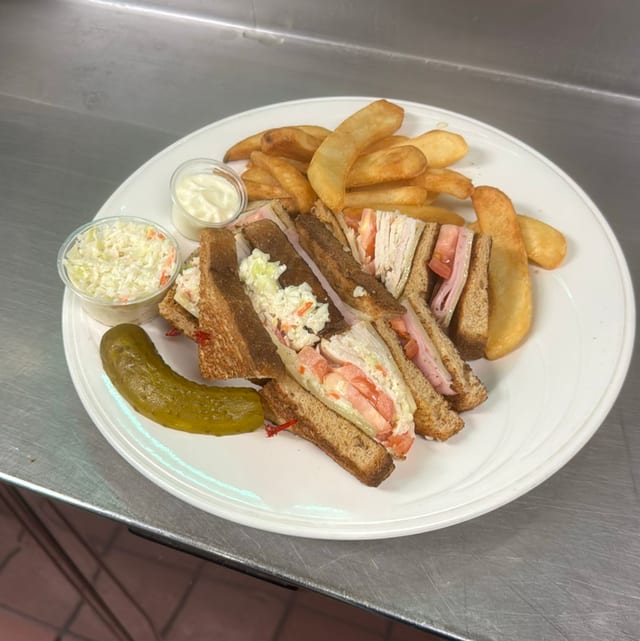 Deluxe Club Triple Decker.